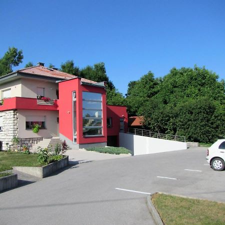 ポストイナ Pod Orehi Bed & Breakfast エクステリア 写真