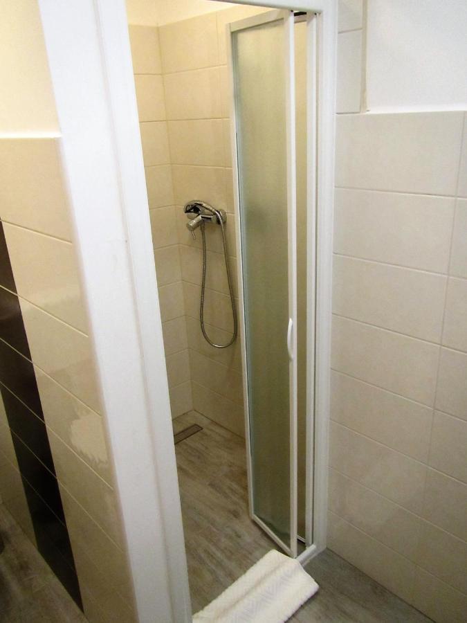 ポストイナ Pod Orehi Bed & Breakfast エクステリア 写真